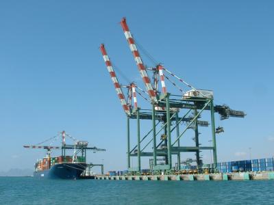 ميناء عدن يستقبل 161 باخرة خلال الربع الأول من العام الجاري