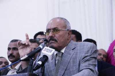 أبرز ما قاله " صالح " في كلمته .. رد على عبد الملك الحوثي وحذر من التصعيد والفوضى في صنعاء وتحدث عن تمزيق صوره