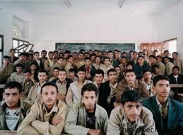 استمرار إضراب المعلمين في أول أيام الدراسة بصنعاء وبقية مناطق سيطرة الحوثيين رغم التهديدات