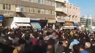 الإحتجاجات تتوسع في إيران .. والحرس الثوري يصدر بيان 