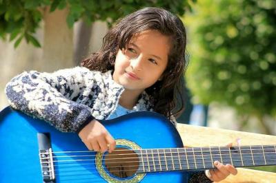 الطفلة اليمنية ماريا قحطان تتأهل في برنامج ذا فويس كيدز