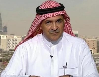 كاتب سعودي يثير جدلا.. هاجم نقل الصلاة عبر المكبرات ودعا إلى تقليل المساجد !