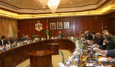 مجلس الوزراء الأردني يصدر قرارات بشأن دخول اليمنيين إلى المملكة ومن يحق له الإعفاء من طلب التأشيرة المسبقة