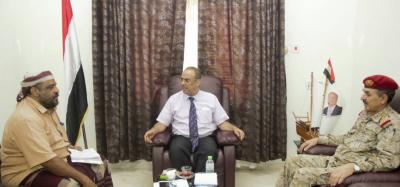 وزير الداخلية يلتقي نائب رئيس الأركان ومدير القاعدة الإدارية