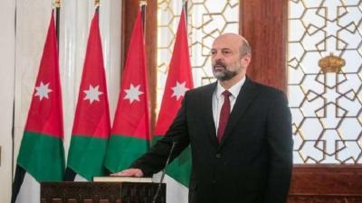 بعد 5 أيام من الإحتجاجات الشعبية في الأردن .. إقالة رئيس الوزراء هاني الملقي