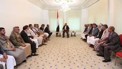 17 عضواً تم تعيينهم في مجلس الشورى بصنعاء يؤدون اليمين الدستورية دفعة واحده أمام القيادي الحوثي المشاط ( صورة - لأسماء) 