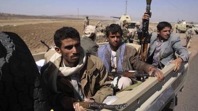 إشتباكات عنيفة بين الحوثيين والجيش بعمران - والحوثيون يستهدفون بقذائف الهاون منزل الشيخ الأحمر ومقر الإصلاح بالجنات