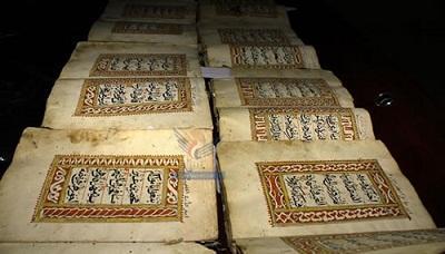 أسرة العلامة العمراني تهدي دار المخطوطات 1339 مخطوطة وكتاب نادر
