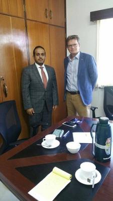 السفير عبد السلام العواضي يناقش مع المدير الإقليمي للمجلس النرويجي الأوضاع الإنسانية في اليمن
