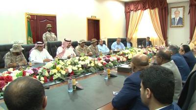 محافظ البنك المركزي اليمني ورئيس اللجنة الإقتصادية ومحافظو محافظات إقليم عدن يلتقون السفير السعودي