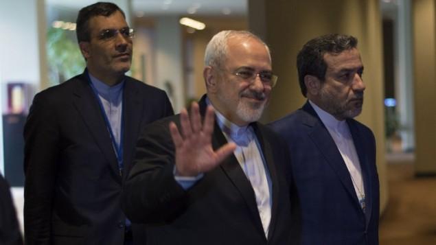 وزير الخارجية الإيراني محمد جواد ظريف يقدم استقالته من منصبه