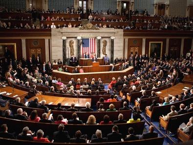 مجلس الشيوخ الأمريكي يقر مشروع قانون لإنهاء الدعم العسكري الأمريكي للتحالف في اليمن والبيت الأبيض يهدد بنقضه