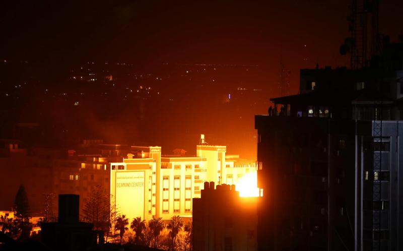 توسيع القصف الإسرائيلي على غزة.. استهداف مكتب قائد حماس