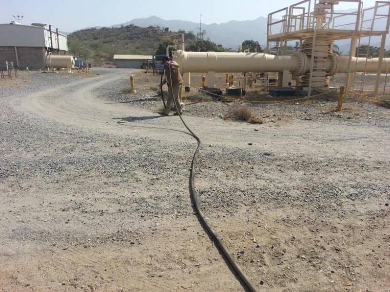 وزير النفط يوجه شركة صافر بتقييم أضرار اقتحام الحوثيين لمحطة تخفيض النفط الخام