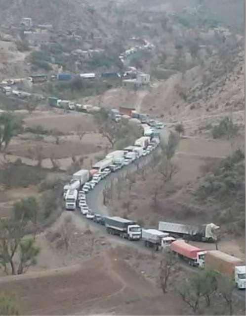 الحوثيون يفجرون جسرا بين إب والضالع وتوقف حركة سير المركبات