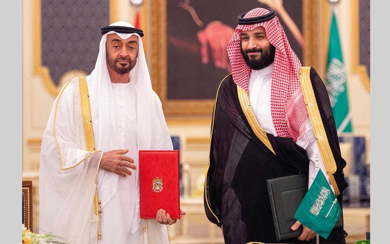 رئيس الوزراء القطري السابق يثير السعوديين والإماراتيين حول العلاقات بين " الحليفين " في توزيع الأدوار 