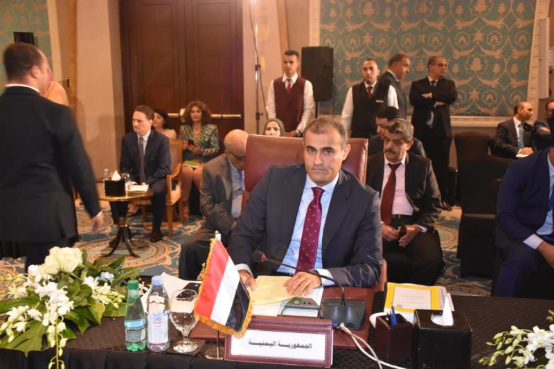 نائب وزير الخارجية يشكو الإمارات وتدخلاتها في اليمن أمام الجامعة العربية 
