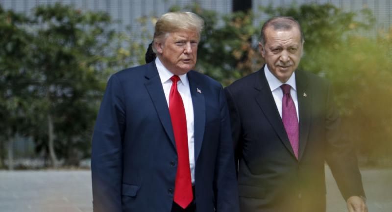 ترامب يمتدح أردوغان ويصفه بالزعيم الفذ