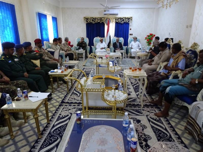 وزير الداخلية " الميسري " يطلع على أوضاع المؤسستين الأمنية والعسكرية بالمهرة