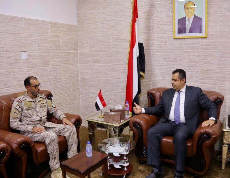 رئيس الوزراء يستقبل قائد قوات التحالف في عدن