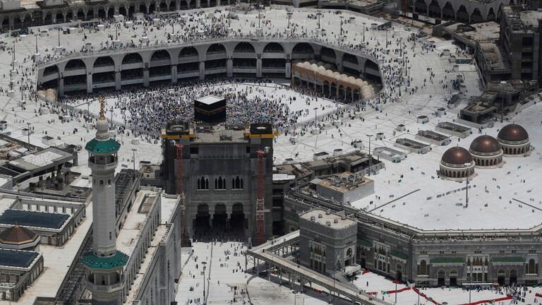 السعودية تعلن تعليق دخول أراضيها لغرض العمرة وزيارة المسجد النبوي والتأشيرات السياحية 