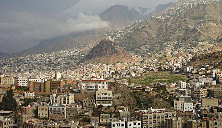 الحوثيون يعلنون حصار تعز بحجة كورونا