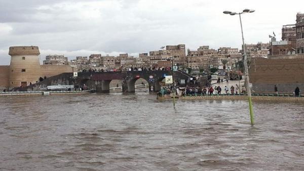 تحذير من الدفاع المدني بصنعاء بشأن إستمرار تدفق السيول