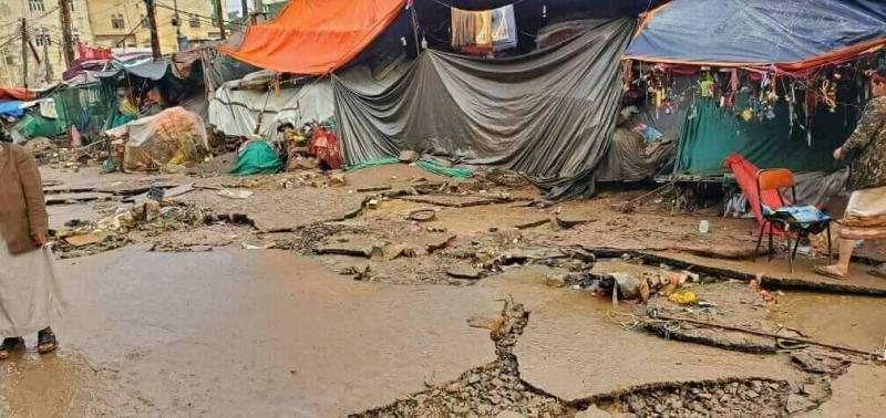 شاهد بالصور .. آثار السيول التي شهدتها أحياء العاصمة صنعاء 