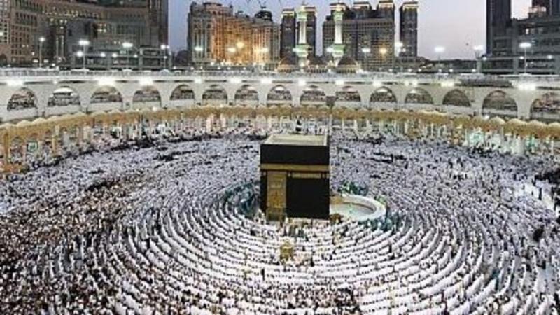 السعودية تحسم الجدل بشأن إقامة صلاة التراويح والعيد 