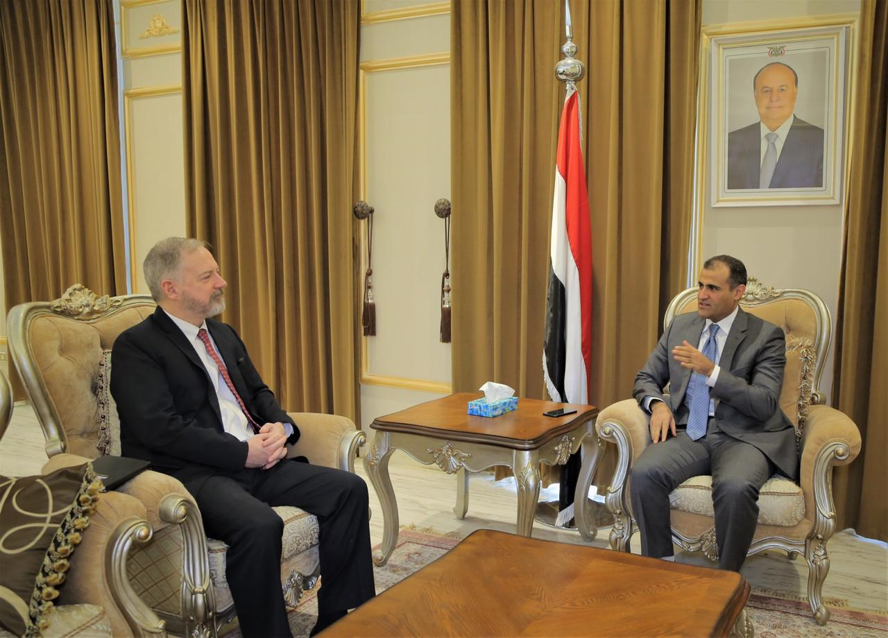 وزير الخارجية يبحث مع السفير الأمريكي تطورات الأوضاع على الساحة اليمنية