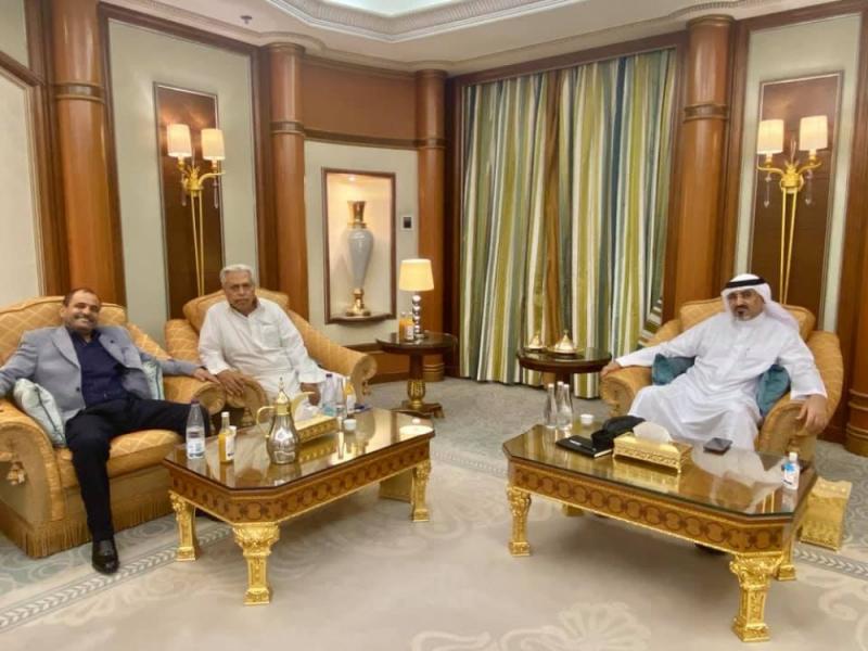 أول لقاء يجمع مدير أمن عدن السابق والجديد " شلال والحامدي " في الرياض ( صوره)