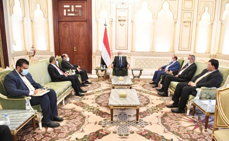 الرئيس هادي يلتقي قيادة مجلس النواب في ظل غياب جباري