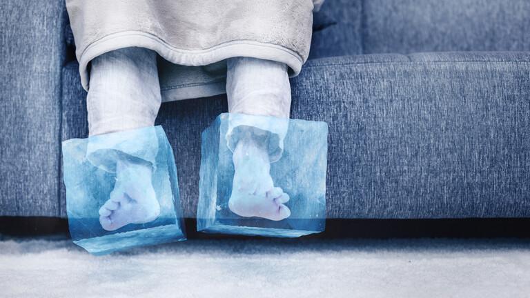 حالات مرضية قد تكون السبب وراء برودة القدمين المستمرة