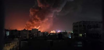 بالصور .. إندلاع حريق هائل بالعاصمة صنعاء 