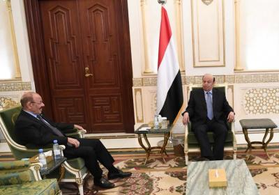 الرئيس هادي يلتقي نائبه للإطلاع على سير العمليات العسكرية وآخر المستجدات في الجبهات