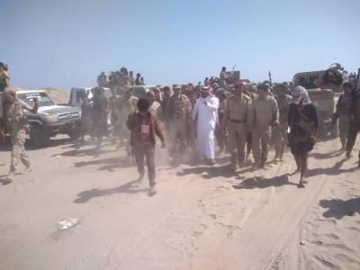 قوات الجيش والإنتقالي تواصل الإنسحاب من النسق الثاني في جبهة الطرية بأبين