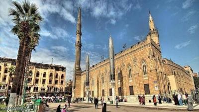 منع حفلات عقد القران والعزاء بالمساجد في مصر