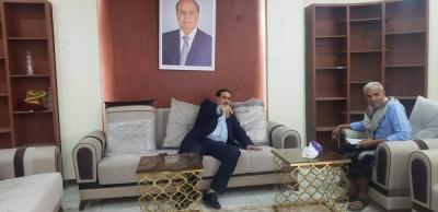  لأول مرة ترفع صورة الرئيس هادي في مكتب مدير أمن عدن منذ سنوات ( صوره)