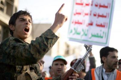 تصنيف الحوثيين منظمة "إرهابية".. تحذيرات وتطمينات ثم مراجعة