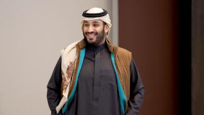 جاكيت محمد بن سلمان يثير ضجة بين أوساط السعوديين ويسبب أزمة لمتجر إلكتروني أجنبي ( صور)