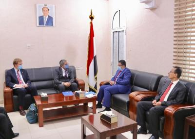 وزير الخارجية " بن مبارك " يتسلم وثائق إعتماد مدير مكتب الأوتشا الجديد في اليمن