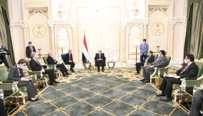 الرئيس هادي يستقبل المبعوث الامريكي الخاص الى اليمن