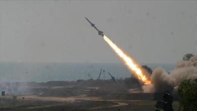  الحوثيون يعلنون إستهداف السعودية بصاروخ باليستي من طراز جديد