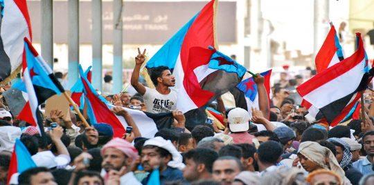 الصحفي فتحي بن لزرق يلمح إلى دور الإنتقالي في فك الخناق على الحوثيين