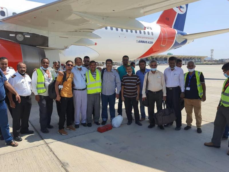 عودة احدى طائرات اليمنية بعد صيانتها في السودان ( صوره)
