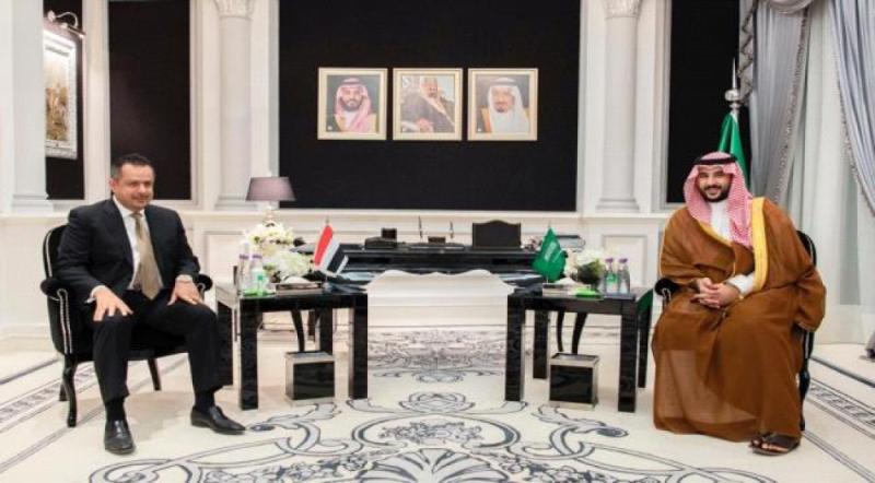 رئيس الوزراء يلتقي الأمير خالد بن سلمان ( صورة)