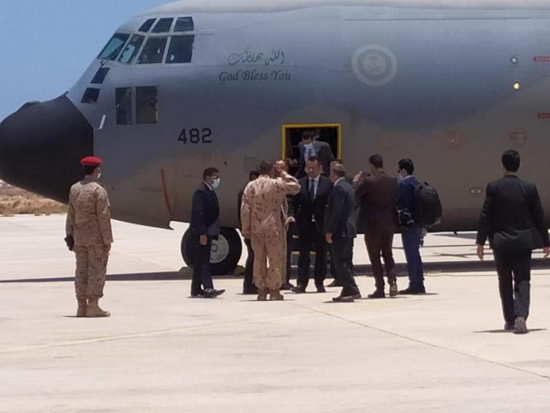 منع قائد المنطقة العسكرية الأولى ووكيل محافظ حضرموت من إستقبال رئيس الوزراء