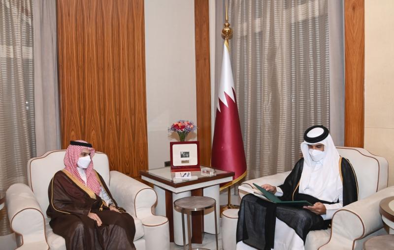 أمير قطر يتلقى دعوة من العاهل السعودي لزيارة المملكة 