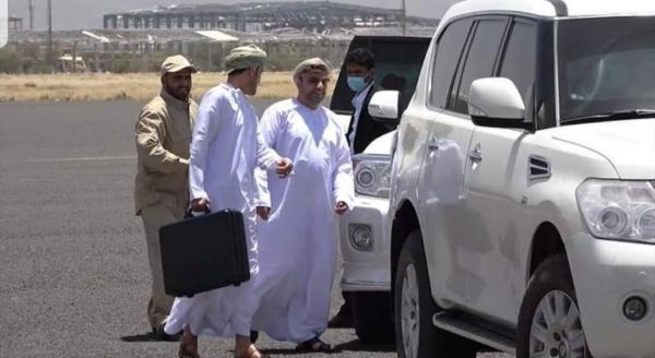 وفد عُماني يصل صنعاء لأول مره برفقة ناطق الحوثيين ( صوره)