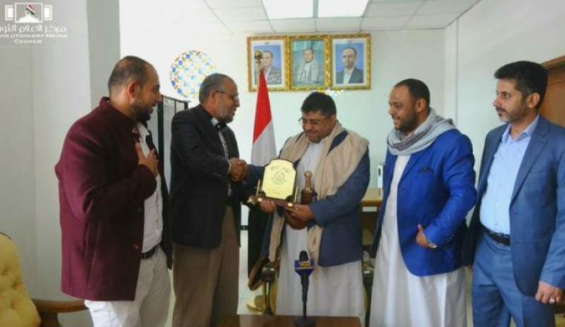حركة حماس تعلق رسمياً وتصدر بيان حول تكريم مندوبها لـ " محمد علي الحوثي " وتصريحاته